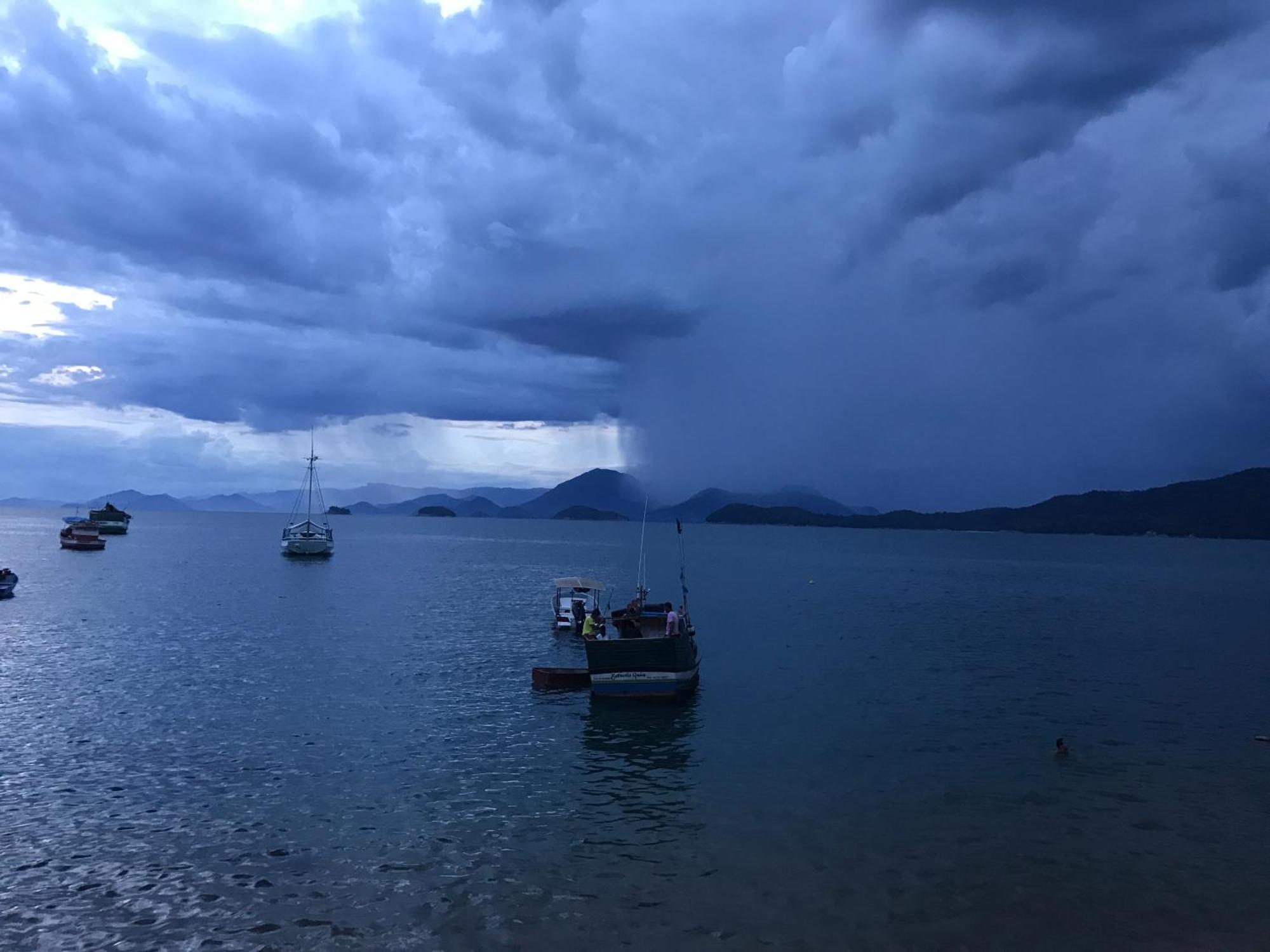 Deck Da Villa Pousada Ubatuba Esterno foto